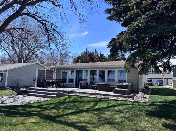 20 Merriweather Dr #11, Elwood, NE 68937