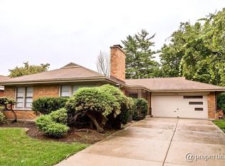 4709 Bobolink Ter, Skokie, IL 60076