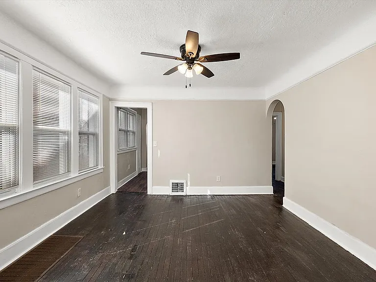 5741 Lakewood St — Photo 12