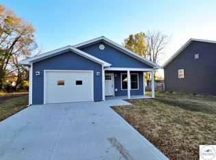 910 E 5th St, Sedalia, MO 65301