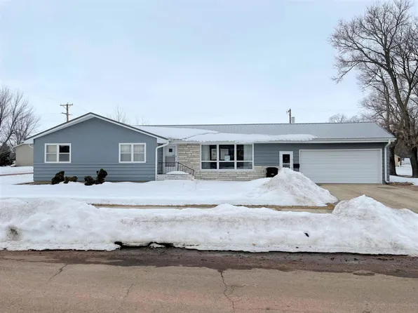 940 Curry St, Scotland, SD 57059