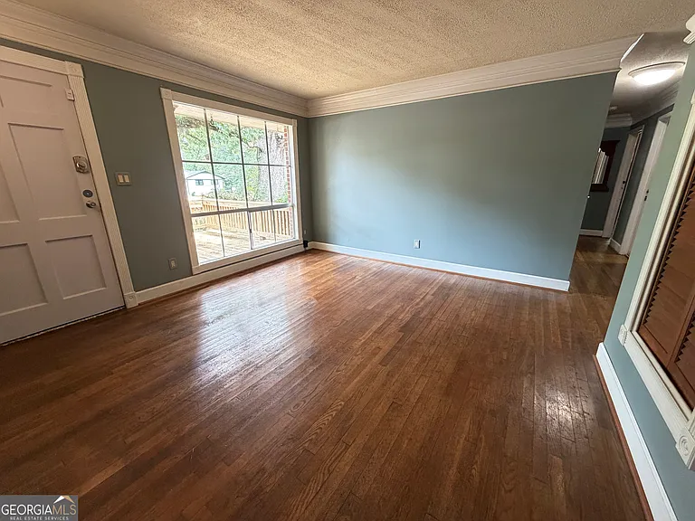 1054 College Station Rd — Photo 3