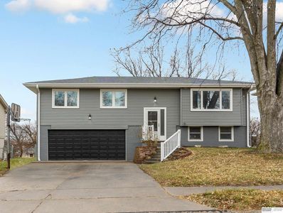 7405 Ivy Lane Dr, La Vista, NE, 68128