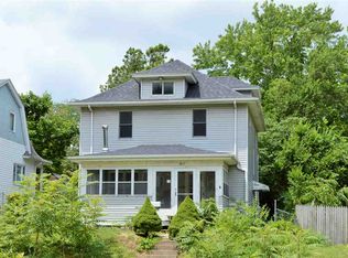 917 25th St, Moline, IL 61265