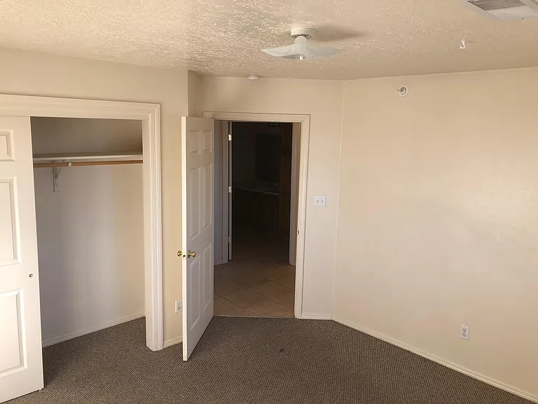 1918 Buena Vista Dr SE #B — Photo 5