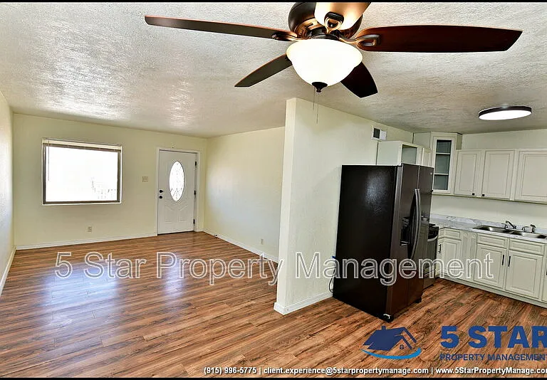 10324 Newport Dr — Photo 11