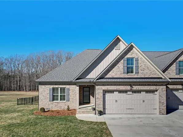 7010 Westfield Village Cir, Summerfield, NC 27358