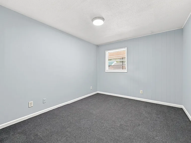 Little Creek Apartments — Photo 8