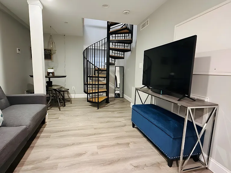 9 Anderson St #1 — Photo 6
