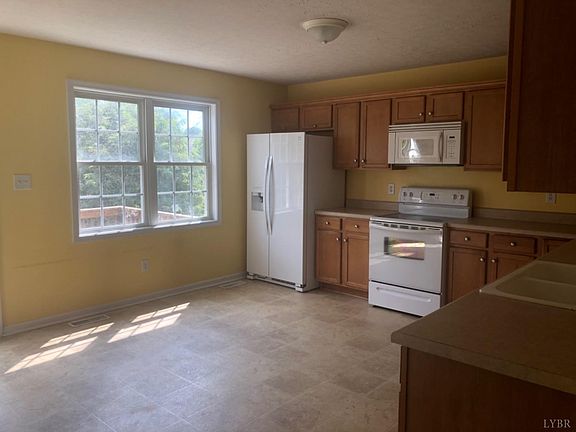 3rd image of 235 Northwynd Cir