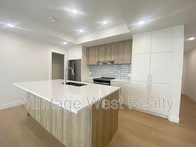 767 Deans Dr #2 — Photo 3