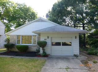 607 S James St, Champaign, IL 61821