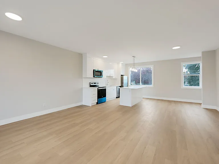 710 Catherine St — Photo 56