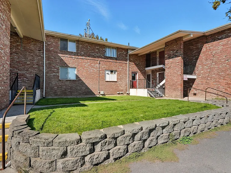 Eagles Landing Apartments — Photo 15