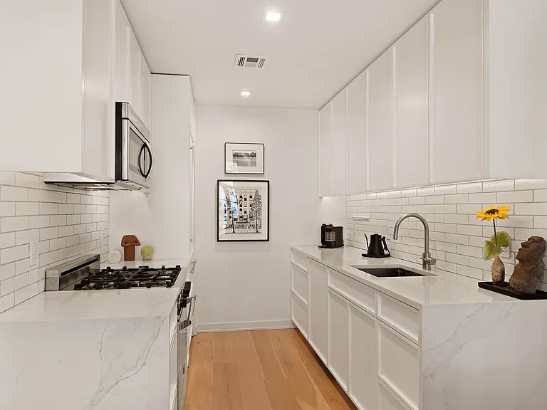 537 Lorimer St #302 — Photo 10