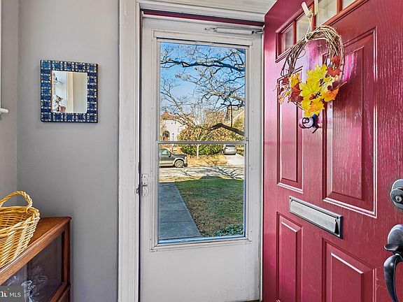 3rd image of 529 Overbrook Rd