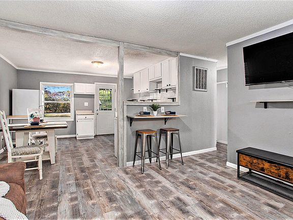 5th image of 2520 Old Riverview Dr