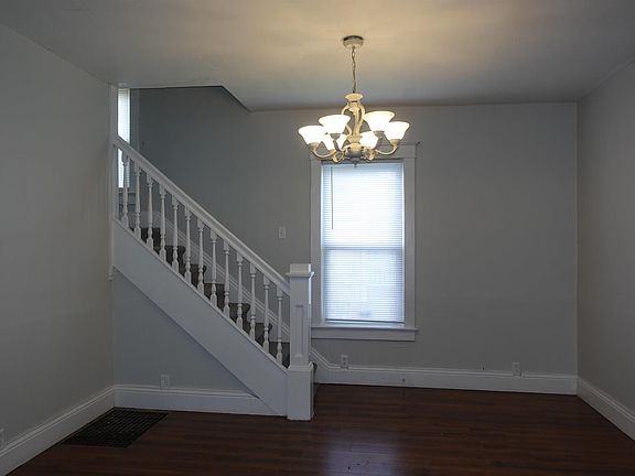5th image of 110 Pine St