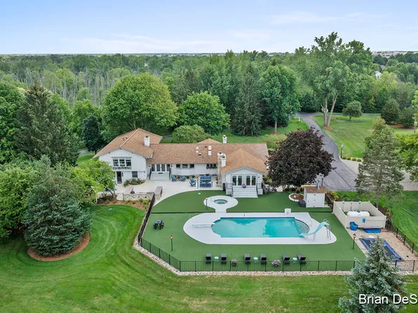 3550 52nd St SE, Kentwood, MI 49512