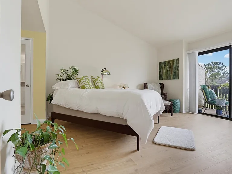 2508 Navarra Dr #403 — Photo 22