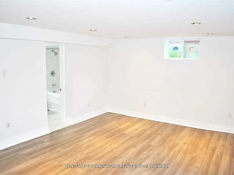 985 Victoria Park Ave #BSMT STUDIO SPACE — Photo 4