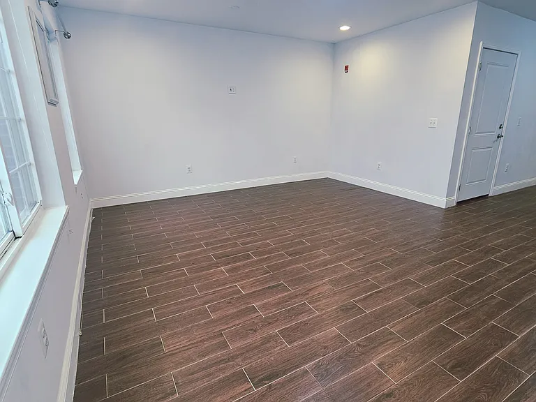 657 N 11th St #2 — Photo 3