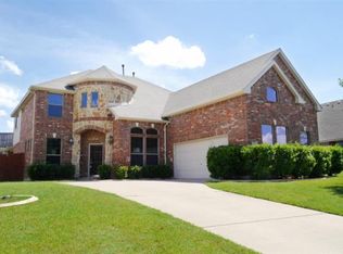 982 Wooded Creek Dr, Cedar Hill, TX 75104