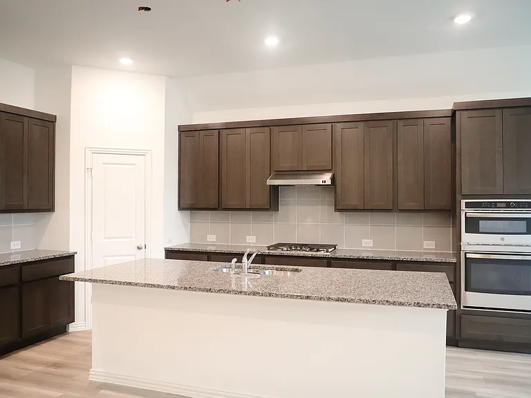 1618 Glacier Dr — Photo 7