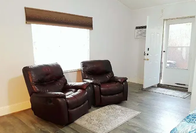 739 Greenhaven Dr — Photo 3