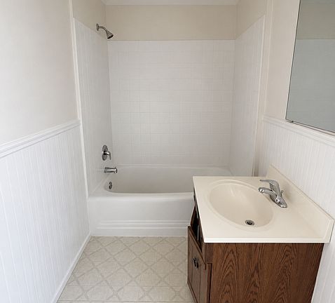 2nd image of 135 W Oakland Ave #B