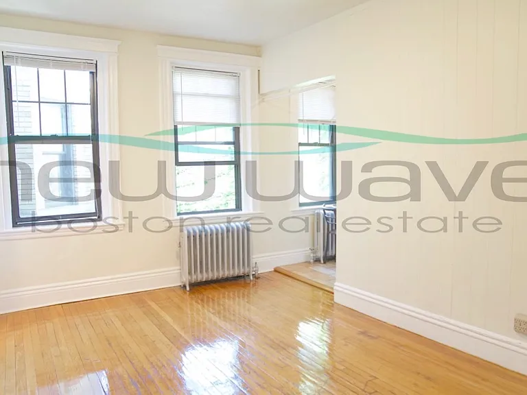 56 Queensberry St #19 — Photo 1