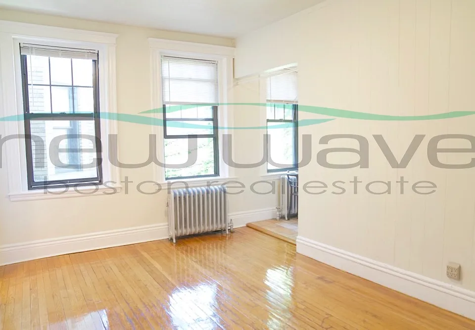 56 Queensberry St #19