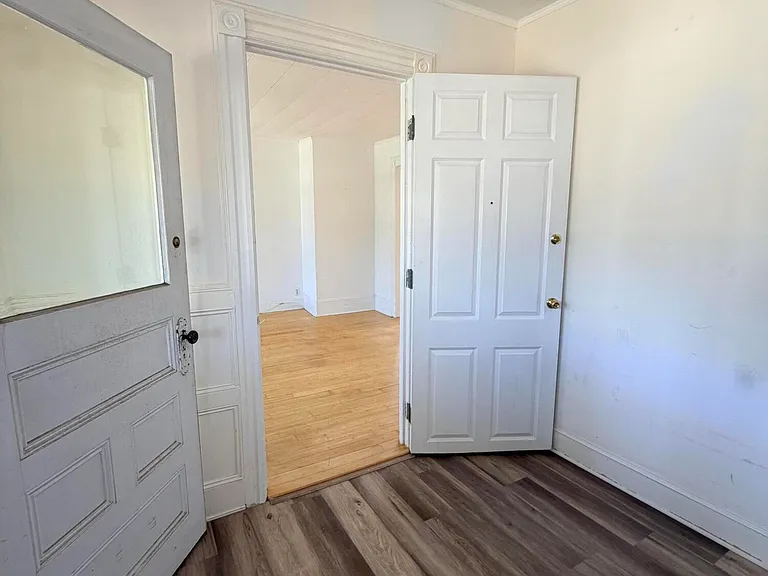 44 Norwood Ave — Photo 3