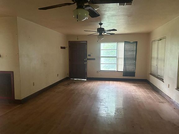 3rd image of 164 Cypress St