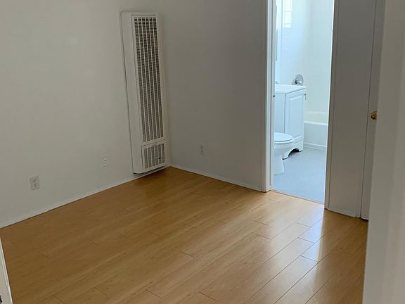 3rd image of 4580 Inglewood Blvd