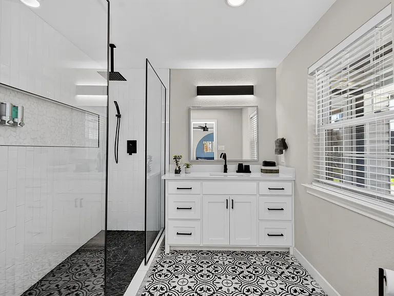 1205 Hillsdale Dr — Photo 16