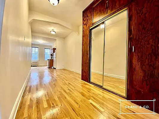 Rented by Grand & Co. | media 22