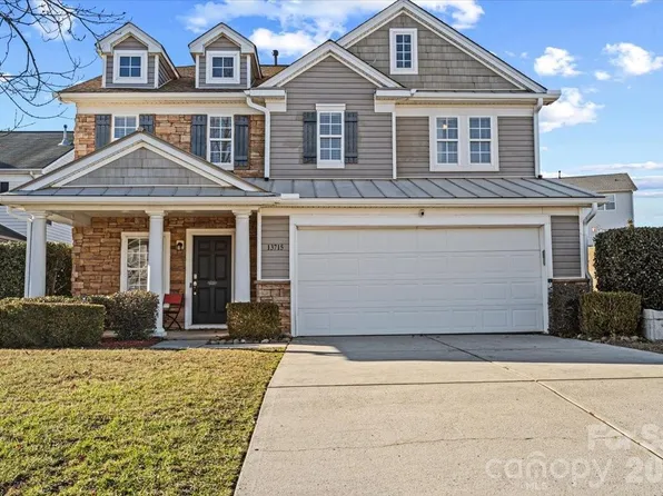 13715 Rutherglen Ct, Charlotte, NC 28213