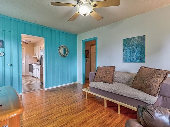 4th image of 1917 Harding Ave