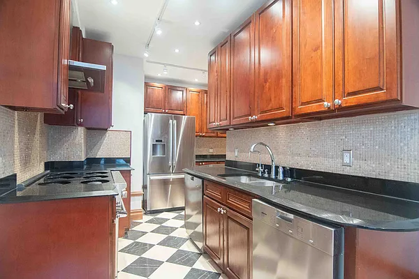 Rented by WAM Partners - William Moses Co. | media 11