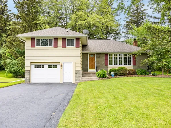 16 Clearview Dr, Pittsford, NY 14534