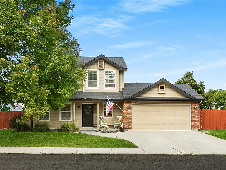 1392 W Chance Ct — Photo 3
