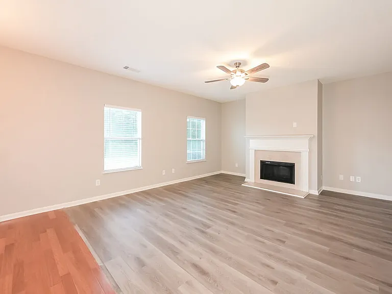 2115 Palatine Pl — Photo 7
