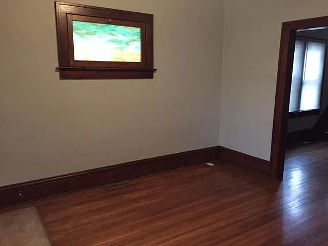 3 bed, 1350 sqft, $1,700 — Photo 3