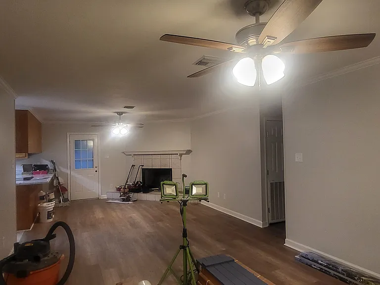 1103 Marie Antoinette St — Photo 3