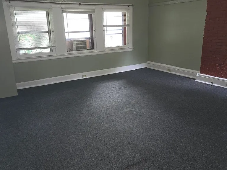 415 Belgravia Ct — Photo 3