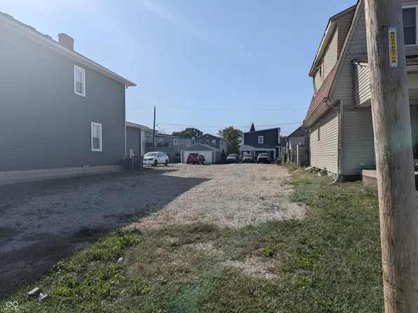 1852 Shelby St, Indianapolis, IN 46203