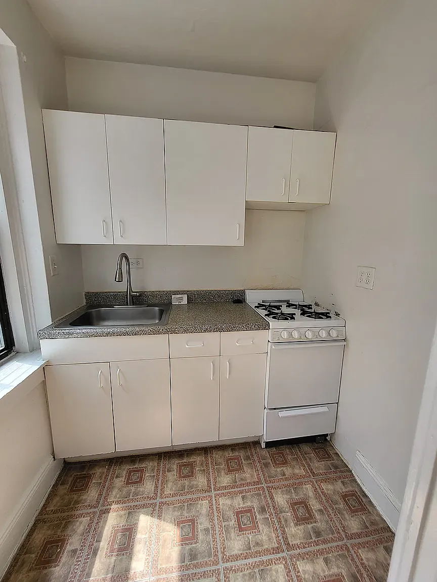 62-98 Saunders Street — Photo 4