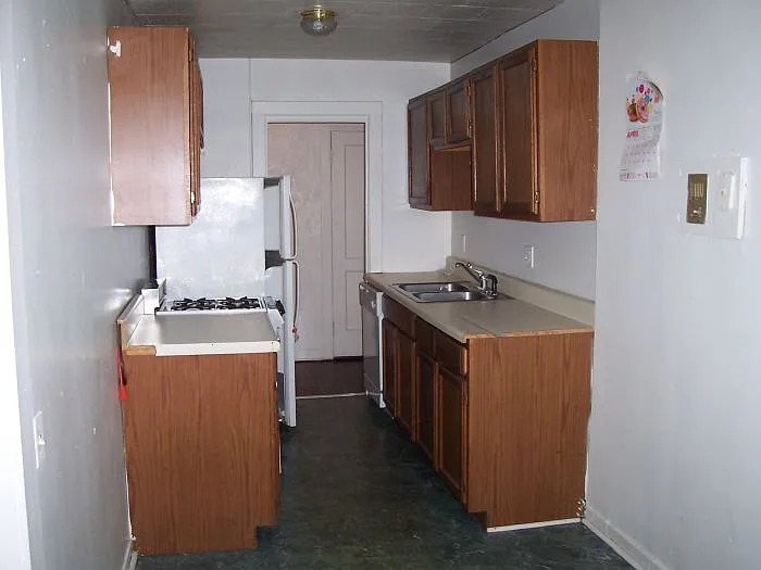 77 East Blvd #2B