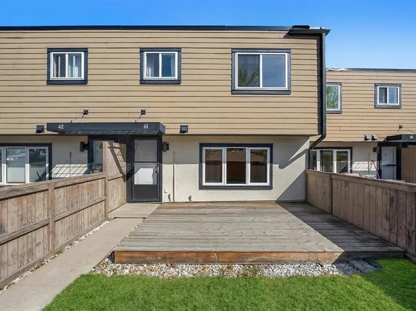 3809 N 45th St SW #41, Calgary, AB T3E 3H4